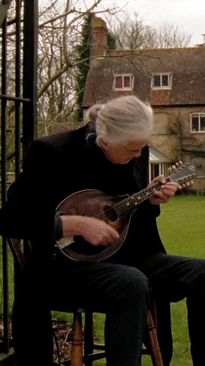 Jimmy Page playing The Battle of Evermore at Headley Grange, 2008 #ledzeppelin #jimmypage #jimmypagefans