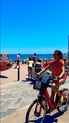 🇪🇸 Beautiful 😻 day at Barcelona Beach 🏖️