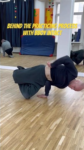 Behind the Breaking practicing with bboy Intact