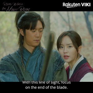 Kim So Hyun is teaching Na In Woo about sword fighting – she’s a patient yet firm instructor, but he’s totally sidetracked by her radiant beauty! ⚔️💓 Watch the Viki Original series River Where the Moon Rises – only on Viki: http://bit.ly/RiverWheretheMoonRisesSNS | Viki