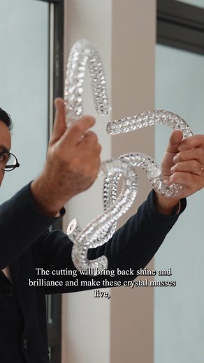 1.2K views · 87 reactions | 360° DIATOMEES DE CRISTAL “The crystal has this capacity to reflect the light of its thousand fires.” Jean-Baptiste Sibertin-Blanc Video by Mark Elliar / Web Style Story #Baccarat #BaccaratLumiéreSur #JeanBaptisteSibertinBlanc | Baccarat | Facebook