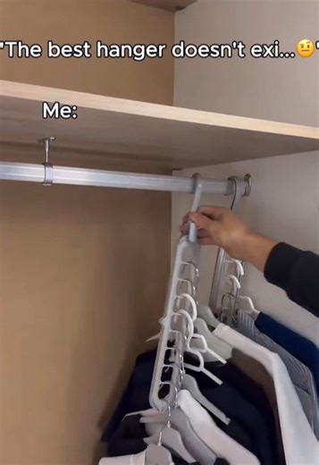 “POV: your hangers finally make sense 😮‍💨”#roomdecore #fyp #viral #TheEssentialEdit