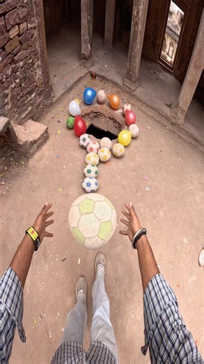 Oh tine Saar ⚽️or baloon 😱😱 #football #parkour #viral #shorts #