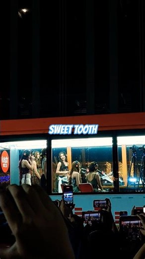 BINI "Sweet Tooth" LIVE on Wish 107.5 Bus Fancam 🍬 (Eton Centris Performance)