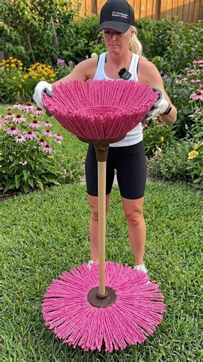 Turning used mops into bird nests in the garden 🪹