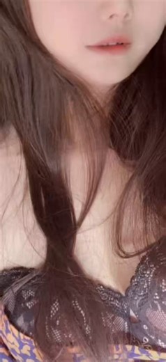 深喉加窒息，然后被使用没有高潮大概就是这样吧，不是女喘，有反胃呕吐的声音不喜欢千万不要点开，很奇怪的静默是被按住头窒息了……以及口水眼泪鼻涕到处都是主人总喜欢记录一些奇奇怪怪的时刻#不是女喘 #深喉 #窒息