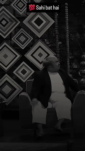 Motivation || Success || Life on Instagram: "日本は人々の「一歩一歩」を電力に変える革新的な技術を導入しています。 それが「圧電タイル(ピエゾエレクトリック・タイル)」です。 このタイルは、歩行者が踏むたびに生じる圧力と振動のエネルギーを吸収し、 その機械的な力を電気エネルギーに変換します。 内部に埋め込まれた圧電素子がわずかに変形することで、 微小な電流が発生します。 一歩一歩は小さな電力ですが、何百万もの歩行が重なれば、 LEDライト、デジタルディスプレイ、センサーなどを動かす 十分な電力が生み出されるのです。 東京・渋谷駅のような人通りの多い場所では、 1日に約240万歩がこのシステムに貢献しています。 この電力は蓄電または即時利用が可能で、 従来の電力供給への依存を減らし、 持続可能な都市インフラの発展を支えています。 日常の「歩く」という行為が、 未来の再生可能エネルギーを生み出す力に変わっているのです。 #日本 #圧電タイル #ピエゾエレクトリック 歩行発電..."