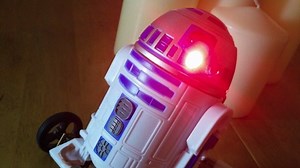 How to build your own R2-D2 with the Raspberry Pi Zero @Raspberry_Pi #piday #raspberrypi