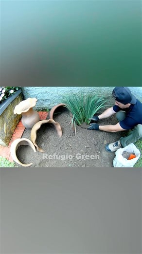 Jardim criativo com pedras!🌿 #jardinagem #gardendesign #art #flowers #landscaping #jardin #decora #jardinagemepaisagismo #refugio_green | Refúgio Green