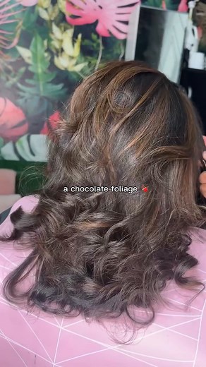 SalonCentric on Instagram: "Chocolate foilyage 😍🤎 @kaipressedme #foilyage #chocolatehair #silkpress #blonding #explorepage"