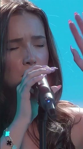 ✨ Discover the incredible voice of Lucy Thomas! live performance#lucythomas #concert #viral