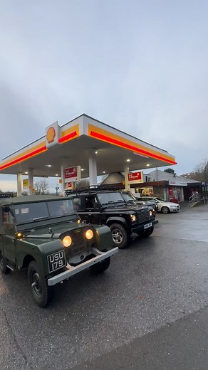3.3K views · 936 reactions | Our morning view before we headed to the moors for a drive out and breakfast stop at @boveycastlehotel  #landroversofdevon #landrover #carsandcuppas #landroverdefender #carsandcoffee #landroverphotos #landroverlife #landroverlove #landroverseries #carsandcameras #landroverdefender #carsofinsta | Land Rovers of Devon | Facebook