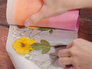 1.6M views · 12K reactions | Beautiful candle DIYs for you to try! | 5-Minute Crafts | Facebook