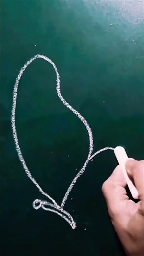 🦋Beautiful butterfly easy chalk drawing! #shorts #trending