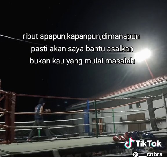 asalkan jangan memulai duluan🙌 #fyp #shadowboxing #shadowboxingstyles #boxingstyle #katakata #workout #motivation #beladiri #boxer #petinju #combat #combo #petarung