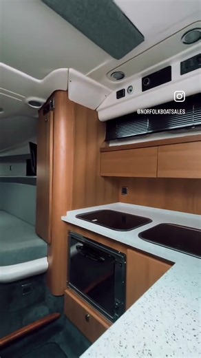 Sealine S28 - Sports Boat, Summer Party Boat - #luxuryyacht #sportsboat