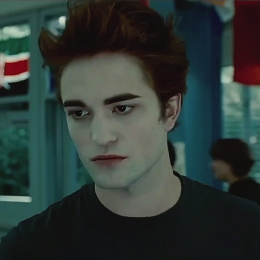 Edward Cullen: The Perfect Twilight Guy | Robert Pattinson