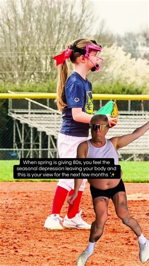 Spring is sprangin’ 🥰✨🥎✌🏼 #softballmom #momtok #softball #spring #trending
