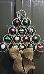 Mason Jar Lid Christmas Tree Door Hanger - Crafty Morning