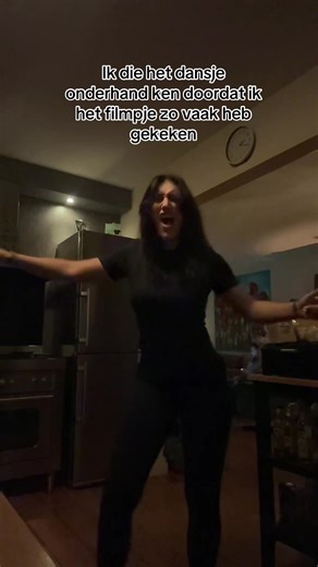 Julia the Queen: Discover Her Dance Moves