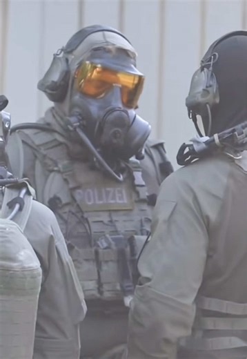 Sicherheit in Deutschland: Polizei und Bundeswehr