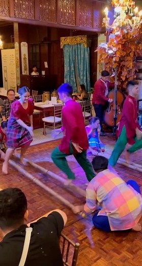 The Filipino Tinikling Folk Dance 🇵🇭