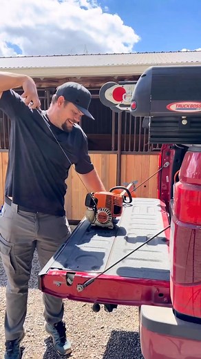 85K views · 764 reactions | Does this really work 勞勞 #tips #tricks #tipsandtricks #aintnoway #hacks #hack #that40yearguy #wow #interesting #stihl #toolhack | No Way Guy | Facebook