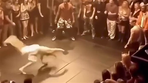 6959f372584e52557382bd1ae240460d.mp4