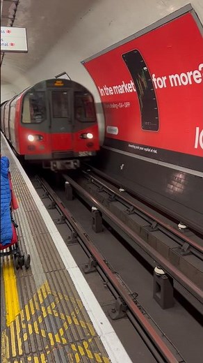 London Underground Trains - Northern Line