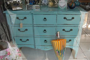 Five Genius Ways to Recycle Old Furniture With Paint