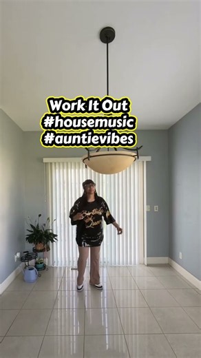 Work It Out Line Dance - Lorraine’s Line Dancing - #housemusic
