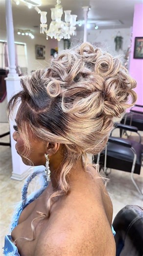 Color Wow Texas Hold ‘Em Hair spray for the 90s updo