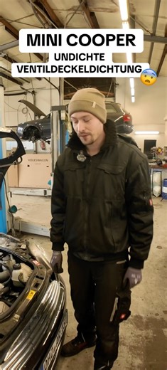 MW-Carservice on Instagram: "😱💥 Mini Cooper verliert Öl! Die Ventildeckeldichtung war komplett undicht – also alles sauber gemacht, Dichtung neu, Ecken zusätzlich abgedichtet und wieder dicht eingebaut. Jetzt tropft nichts mehr, Motor bleibt sauber und der Mini fährt wieder ohne Ölgeruch und Sauerei 🔧🛢️✨ ➡️ Bei Ölverlust nicht warten – früh beheben spart Geld und Nerven. #MiniCooper #Ölverlust #Ventildeckeldichtung #MWCarservice #Reparatur #Werkstatt #Bremen #AutoService #Instandsetzung #KFZ