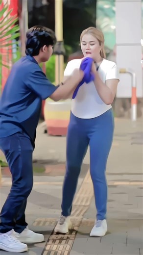 throw a bag at this guy and he automatically gets angry #funny #prank #comedy #laugh #trending