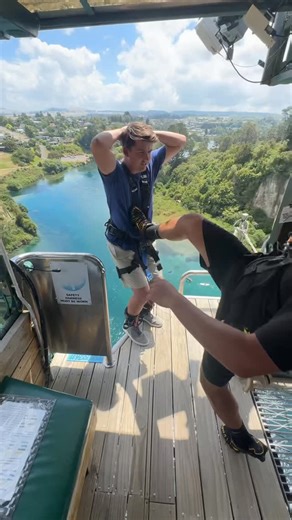 AJ Hackett Bungy New Zealand on Instagram: "A few Pro disc golfers swapped their frisbees for bungy cords today! 🥏🤩 16 - 18 January Australian Open Disc Golf Champion held at Spa Thermal Park! Check out all the best Disc Golfers in the world throw a frisbee - grab a spot, soak up the action and watch all the serious skills battle it out for the title!!"