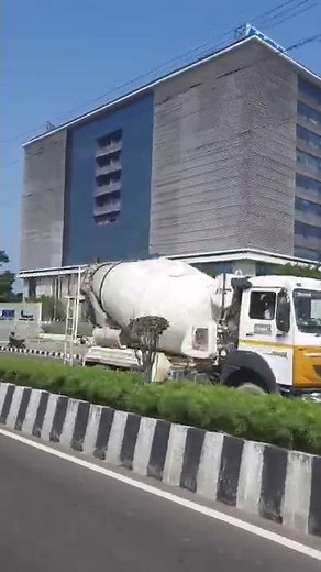 HCL IT Company...Ozone Techno Park..Chennai-Navalur...