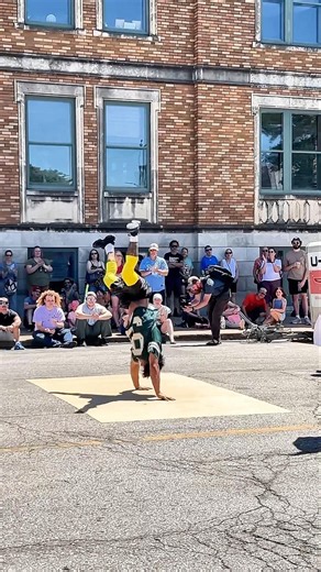 Audience Member Learns a Cartwheel with the World Stage Breakdancers! 🤸🔥