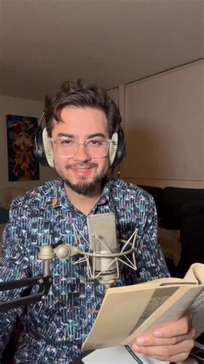 Juan Ruiz on Instagram: "Un soneto muy hermoso de Carilda Oliver Labra: Yo soy lo mismo que el dolor: me tocas con el índice cósmico del canto y se me asoma un vértigo de llanto que desordena espumas en las rocas. Yo soy lo mismo que el dolor: me evocas la tristeza rural de viernes santo; y en la estatura agreste que levanto te sorprende un fulgor de muertes locas. Estoy sobre un zodiaco suicida con mi espalda de alondra despedida preparando las alas para el viaje. ¡Perdóname el color de aurora 