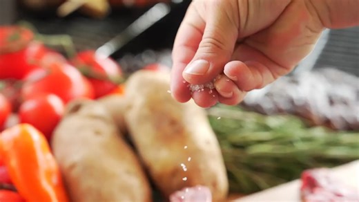 Your weekend seasoning necessities brought to you by Morton® Texas Steak Salt 🥩 Sourced from our mine in Grand Saline, Texas, this premium course rock salt will enhance the natural flavors of every cut you're firing up on the grill this weekend #texassteaksalt #grillingseason #backyardbbq #laborday | Morton Salt