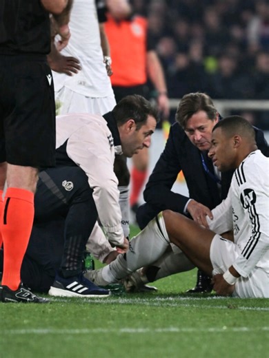 🎯 Une situation délicate autour de Mbappé au Real Madrid 👀 📝 Des informations venues d’Espagne évoquent un dossier médical qui suscite des interrogations au sein du Real Madrid concernant Kylian Mbappé. Rien d’officiel pour l’instant, mais cette affaire pourrait faire parler dans les prochains jours… #Mbappe #RealMadrid #Football #liga