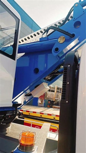 Hot sale Japanese brand Isuzu 4x2 28m Aerial work Platform truck for high altitude operations