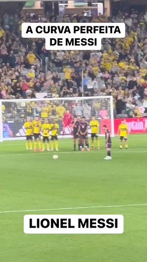 1.7M views · 10K reactions | A curva perfeita de Messi #messi #futebol #goals | Diego Freestyle | Facebook