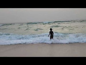 Relaxing Beach Waves Scene with Sounds,relaxing and ocean sounds to help you relax and fall asleep.