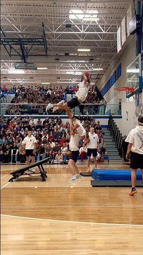 Dunk show😎 #flips #basketball #backflip #assembly #tuff
