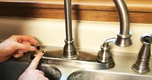 1 Minute Method That Will Teach You How To Fix A Leaky Kitchen Faucet