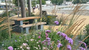 Officially open! Your new-look Mumbles prom & seawall. You can get there & back by car, cab & bus - &, if able, by bike & on foot. Please bear with us while we work with partners on finishing works & snags. #ImprovingMumbles #25i25 | Swansea Council