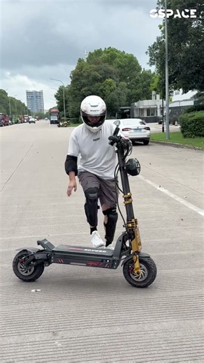 Check out this 75MPH Electric Hyperscooter ⚡️ GSPACE Mars GS 7660