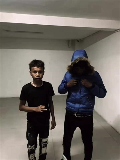 Famous drill artist from the United States! King Von is one of the most iconic examples of American drill. He's a rapper from Chicago known for his powerful storytelling and lyrics that depict life on the streets. #lirycs #kingvon #chicago #usa🇺🇸 #Drill