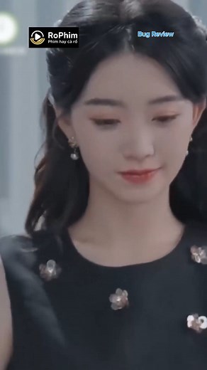 316K views · 4.6K reactions | REVIEW PHIM: (full) "Bị ép cưới NGƯỜI LẠ, cô gái bật khóc, nào ngờ anh chàng cô YÊU THẦM 10 năm xuất hiện và nói "Cô ấy là của tôi"." #bugreview | Bug review00 | Facebook