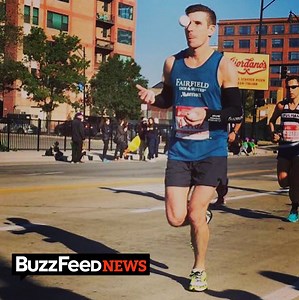 Watch This Man Juggle His Way Through A Marathon | BuzzFeed News